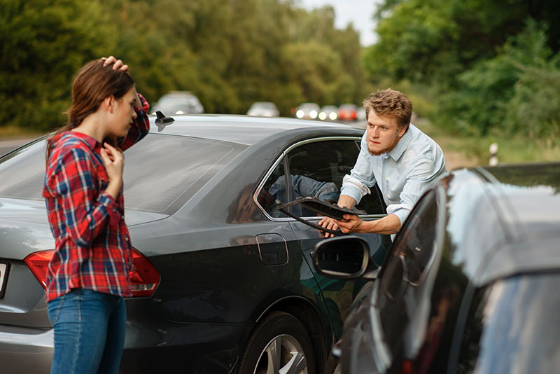¿Cómo se debe actuar ante un accidente de tráfico?